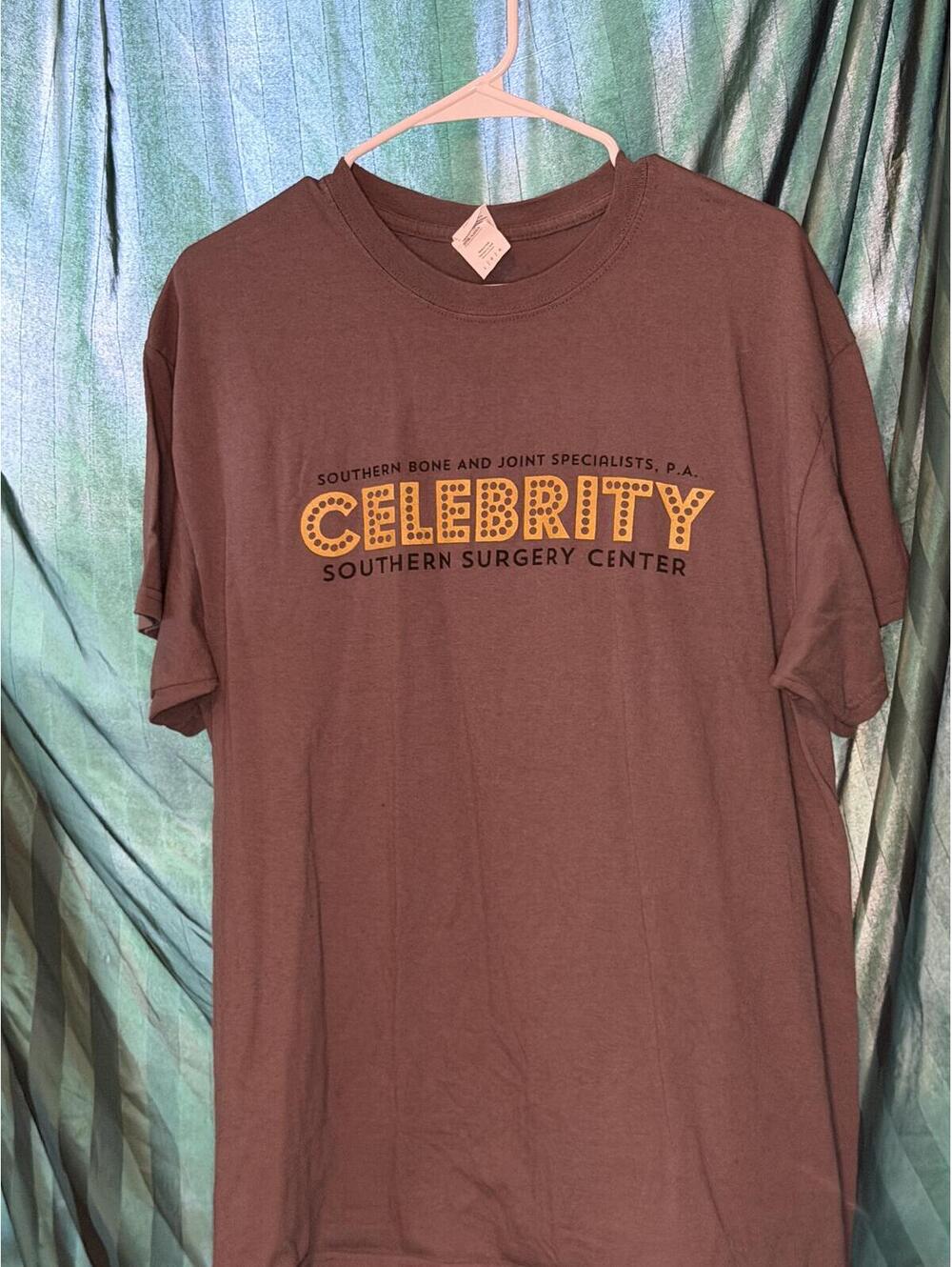 Gildan Brown 'Celebrity Southern Surgery Center' Graphic TSh